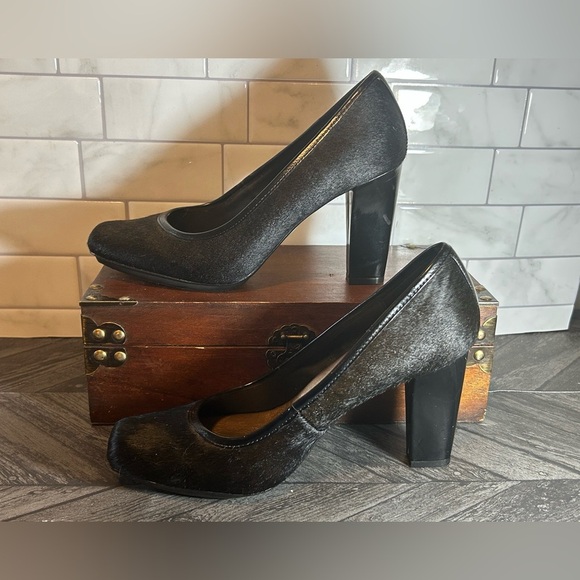 Black Me Too Faux Horse Hair Heels size 8.5 fits like an 8 - Picture 5 of 9